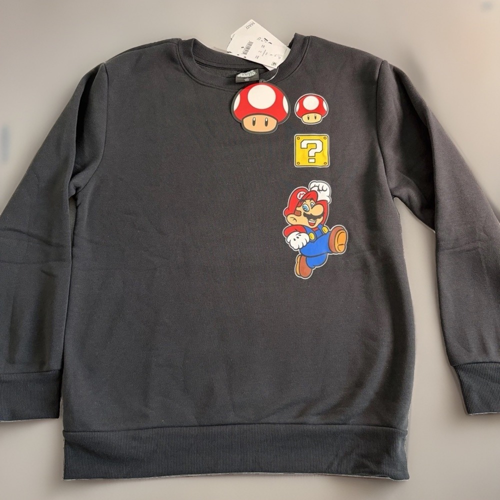 Super Mario Nintendo Kids Youth Large Black Sweatshirt Pullover NWT